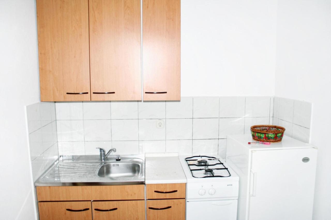Apartments By The Sea Mandre, Pag - 3084 Kolan Exterior photo