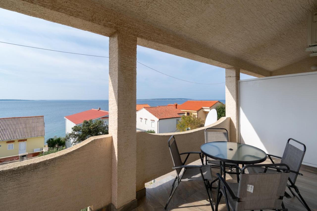 Apartments By The Sea Mandre, Pag - 3084 Kolan Exterior photo