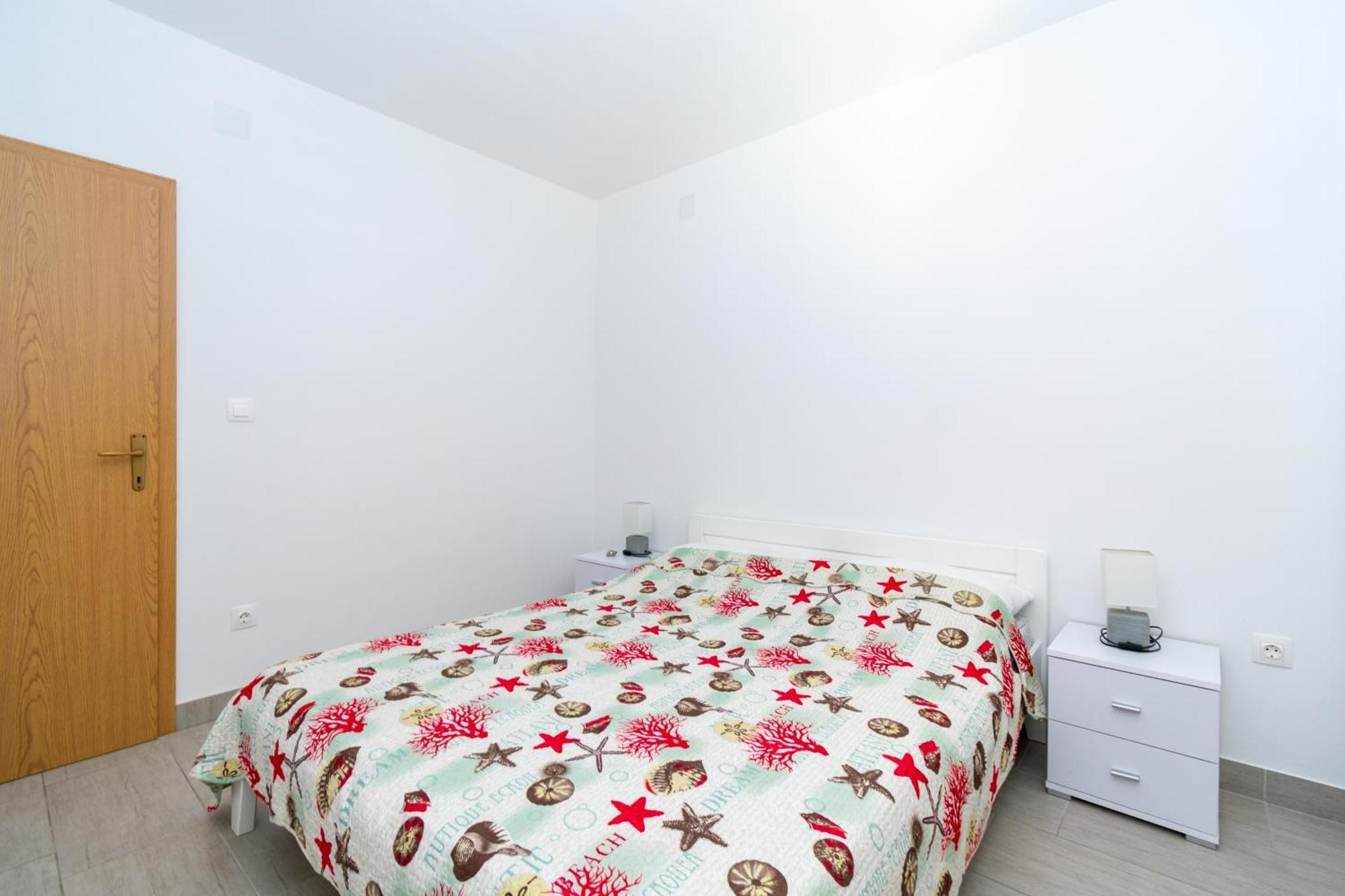 Apartments By The Sea Mandre, Pag - 3084 Kolan Room photo